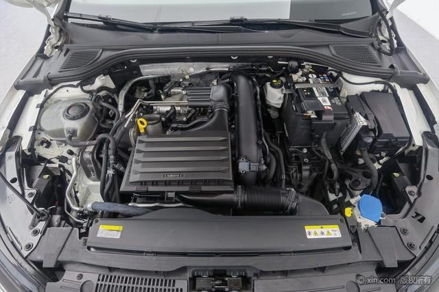Volkswagen Golf 2021 Белый из Китая, фото 2