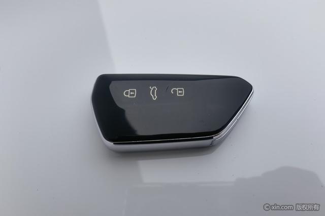 Volkswagen Golf 2021 Белый из Китая, фото 4