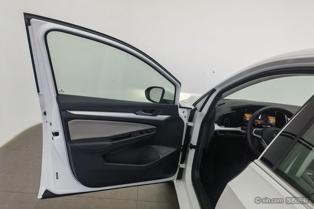 Volkswagen Golf 2021 Белый из Китая, фото 6