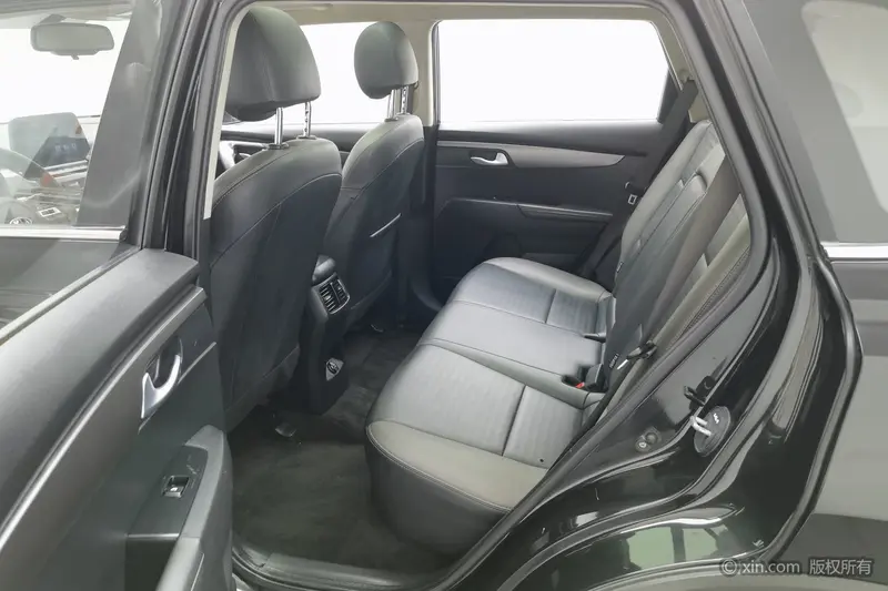 Kia Sportage — фото 14