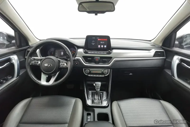Kia Sportage — фото 8