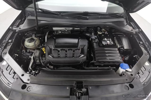 Volkswagen Tiguan L 2024 330 TSI 2 WDR-Line — фото 5
