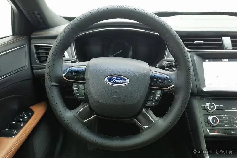 Ford Taurus — фото 9