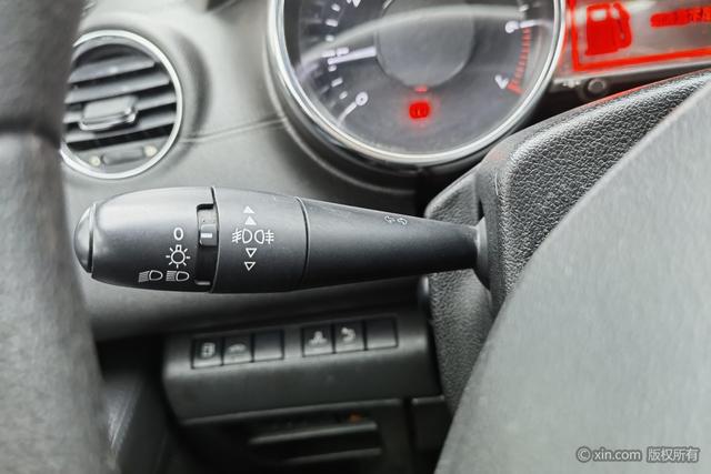 Peugeot 3008 2015 2.0 L AT — фото 15