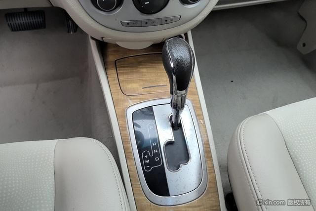 Buick Excelle 2015 1.5 L AT — фото 14