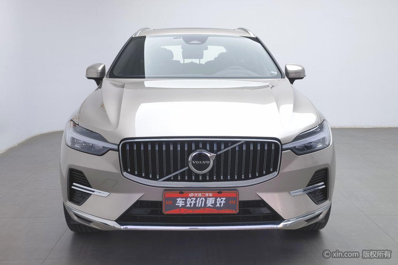 Volvo XC60 2023 B5 Luxury