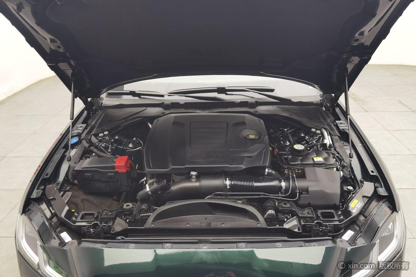 Jaguar XFL 2022 2.0T P300 Flagship Sport