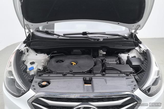 Hyundai ix35 2015 2.0 L AT 2 WD V — фото 5