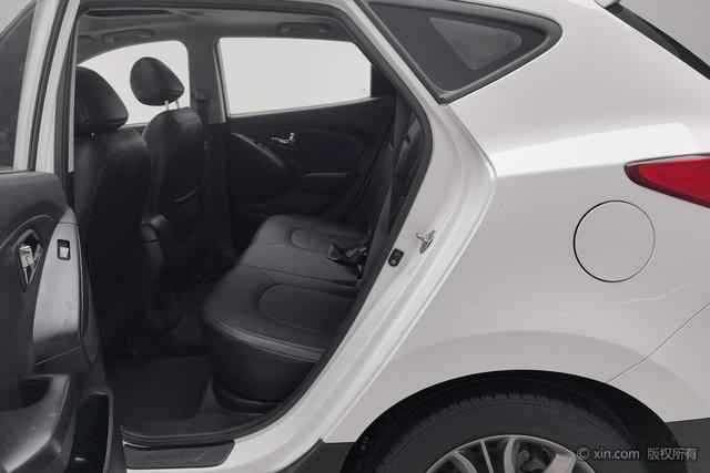 Hyundai ix35 2015 2.0 L AT 2 WD V — фото 19