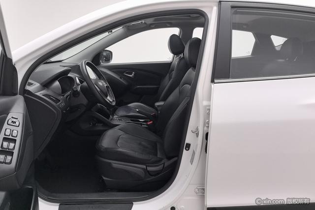 Hyundai ix35 2015 2.0 L AT 2 WD V — фото 17