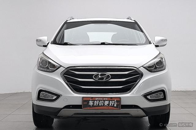 Hyundai ix35 2015 2.0 L AT 2 WD V — фото 2