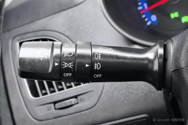Hyundai ix35 2015 2.0 L AT 2 WD V — фото 15