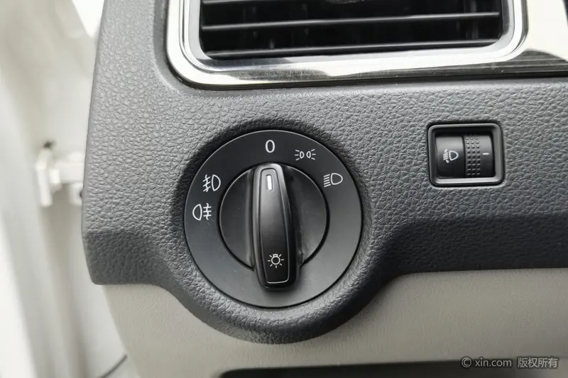 Skoda Rapid — фото 11