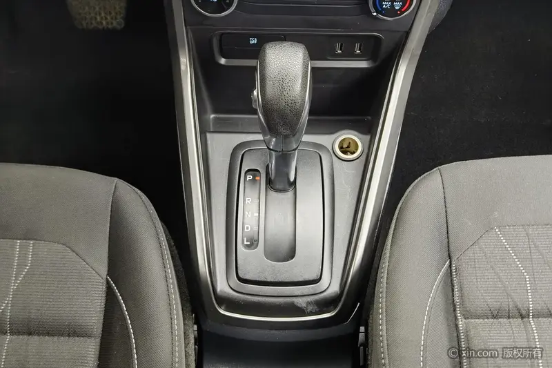 Ford EcoSport — фото 10