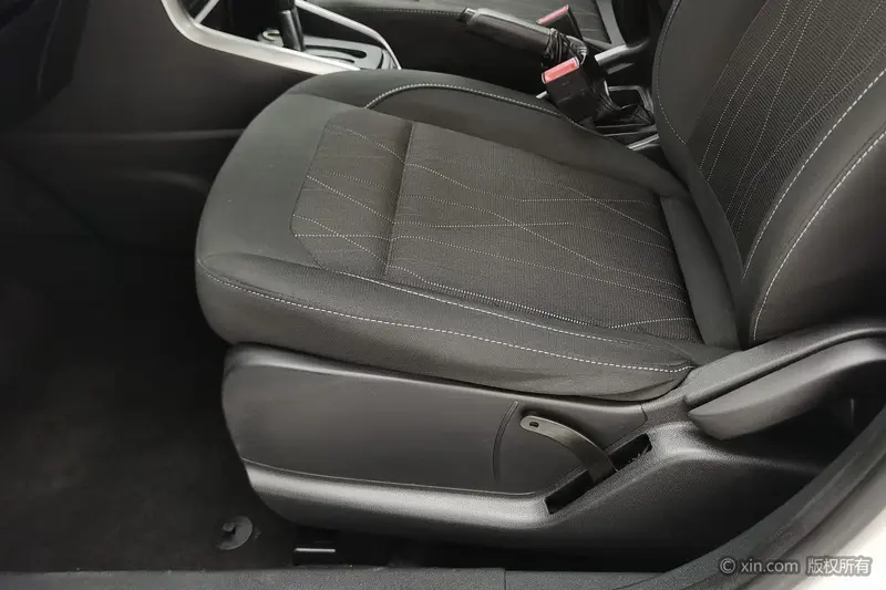 Ford EcoSport — фото 13