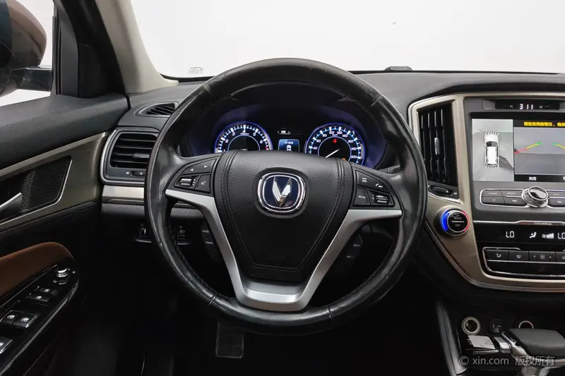 Changan CS95 — фото 10