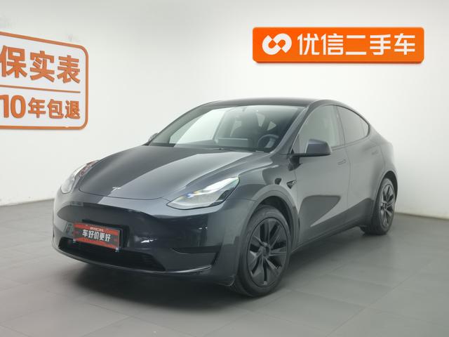 Tesla Model Y 2024 года выпуска