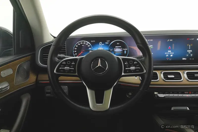 Mercedes-Benz GLE — фото 9