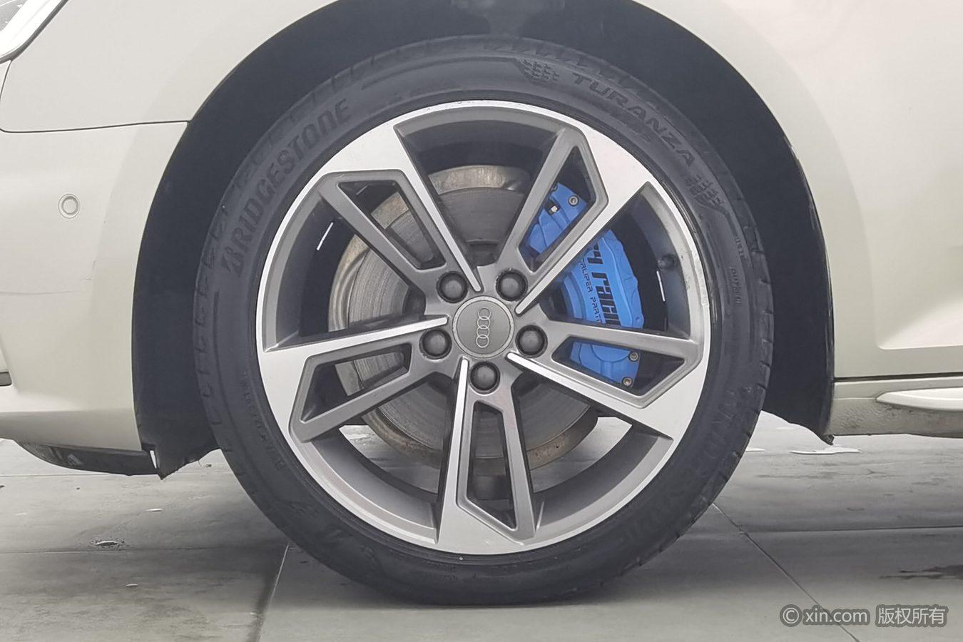 Audi A4L 2019 40 TFSI Fashion V
