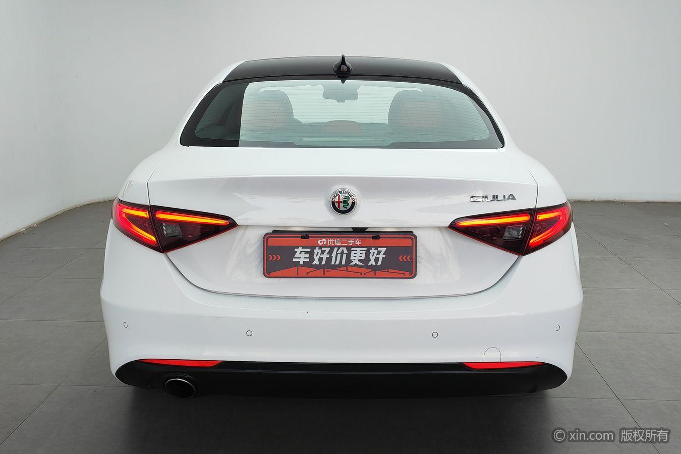 Alfa Romeo Giulia 2017 2.0T 200HP Luxury