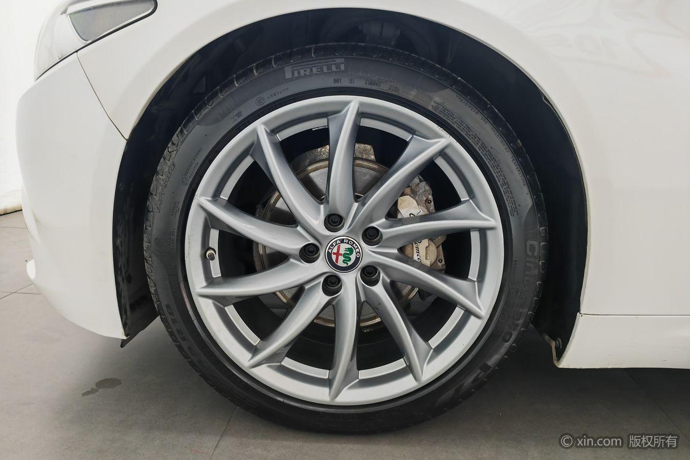 Alfa Romeo Giulia 2017 2.0T 200HP Luxury