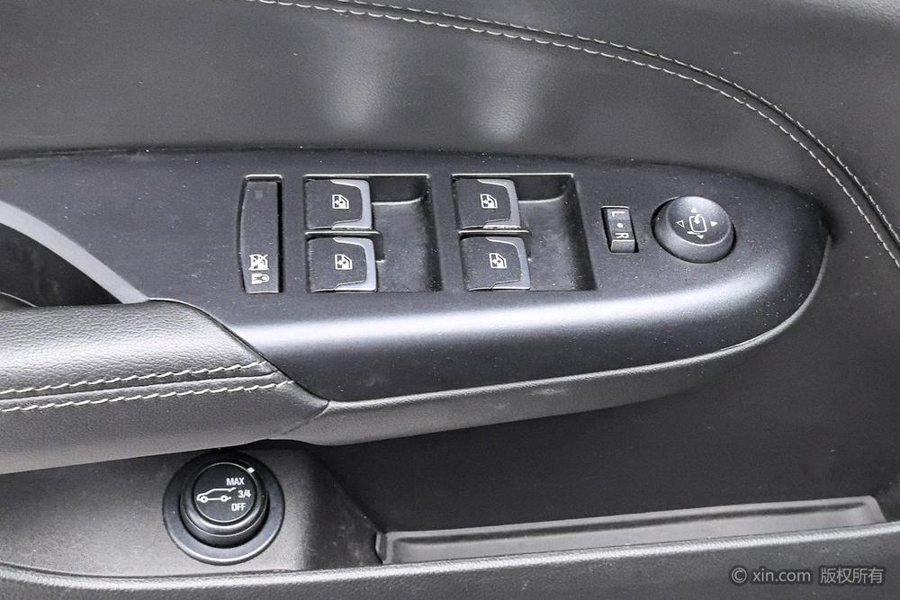Cadillac SRX, фото 22