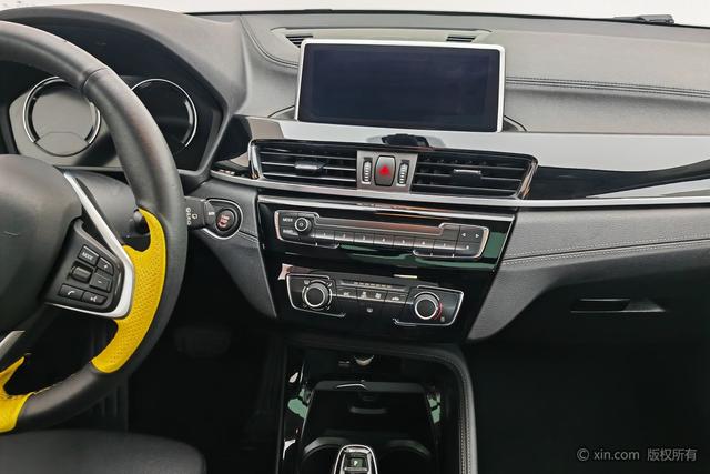 BMW X2 2019 s Drive 20i M VI — фото 10