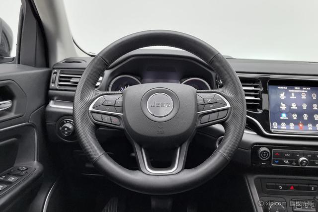 Jeep Grand Commander 2018 2.0 T 4 WD VI — фото 13