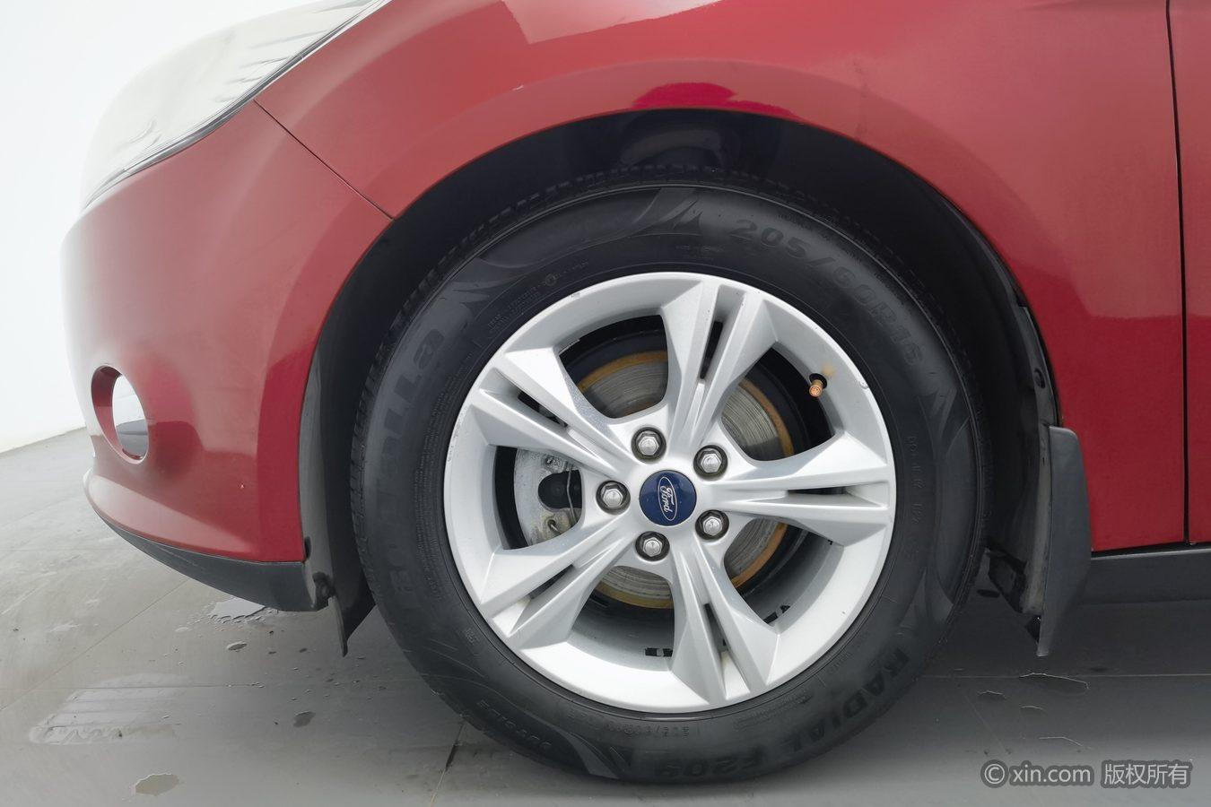 Ford Focus 2012 1.6L AT
