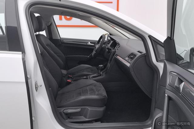 Volkswagen Golf 2020 280 TSI DSGLuxury — фото 12
