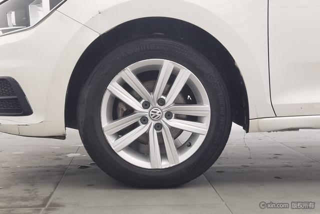 Volkswagen Santana 2017 1.6 L MT — фото 11