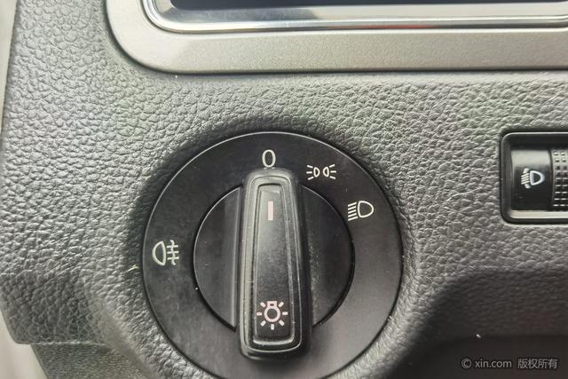 Volkswagen Santana 2017 1.6 L MT — фото 16