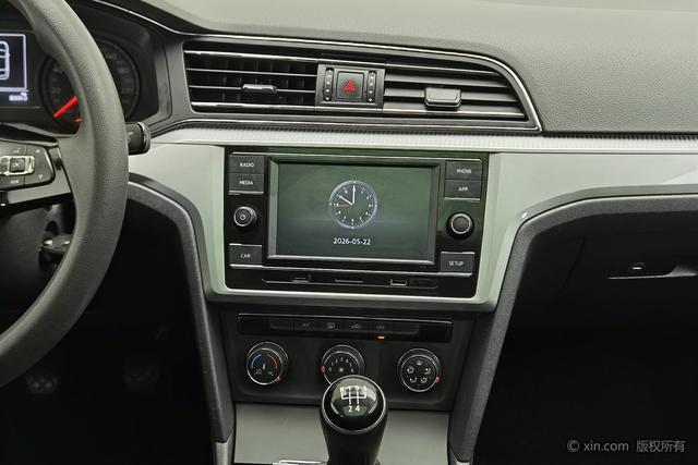 Volkswagen Lamando 2019 230 TSI MT V — фото 13