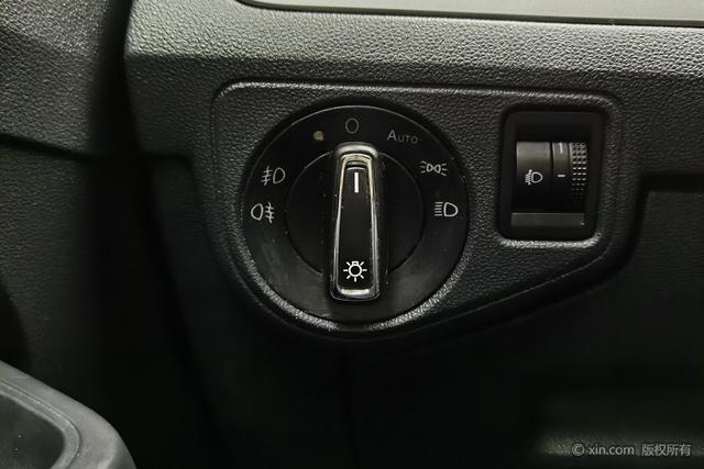 Volkswagen Lamando 2019 230 TSI MT V — фото 16