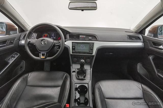 Volkswagen Lamando 2019 230 TSI MT V — фото 12