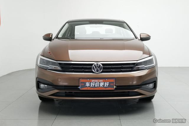 Volkswagen Lamando 2019 230 TSI MT V — фото 2