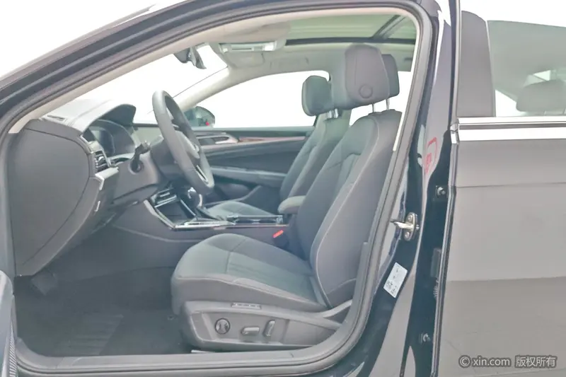 Volkswagen Passat — фото 12