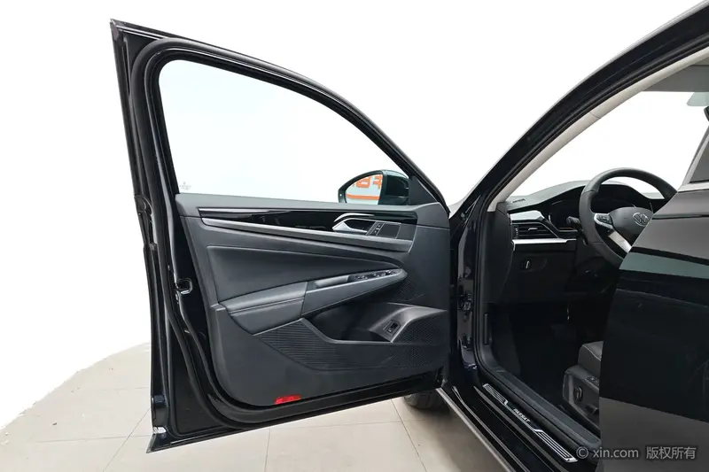 Volkswagen Passat — фото 16