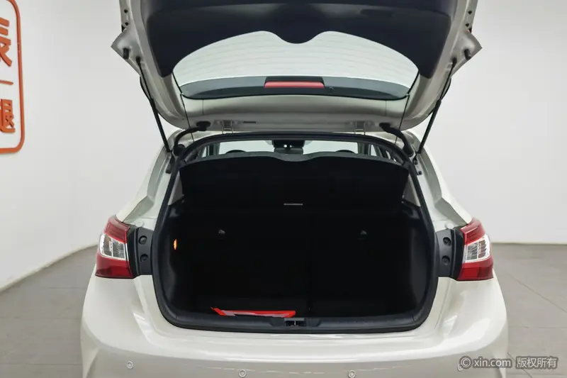 Nissan Tiida 1.6L CVT — фото 18