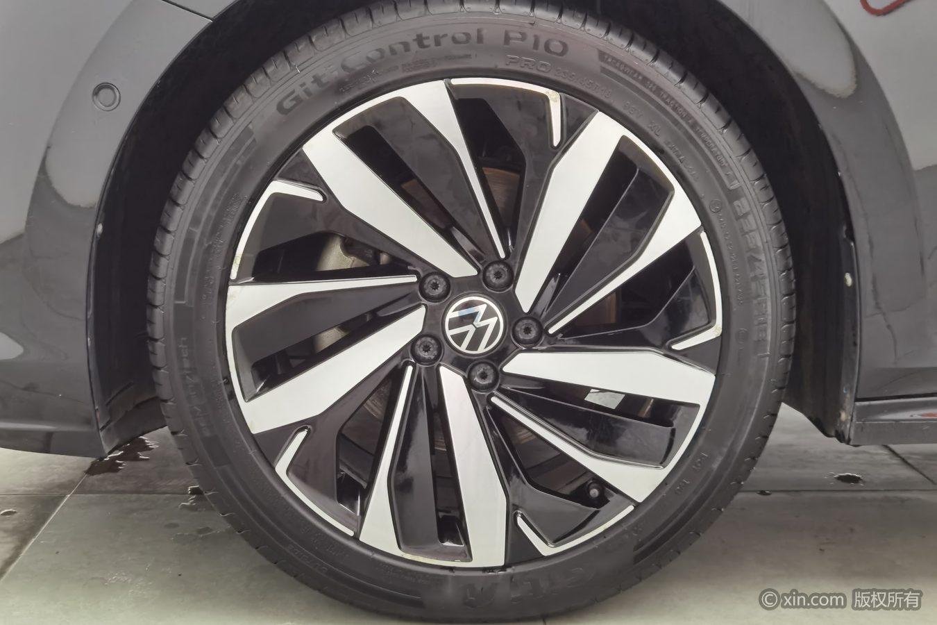 Volkswagen Passat 2024 380TSI Luxury