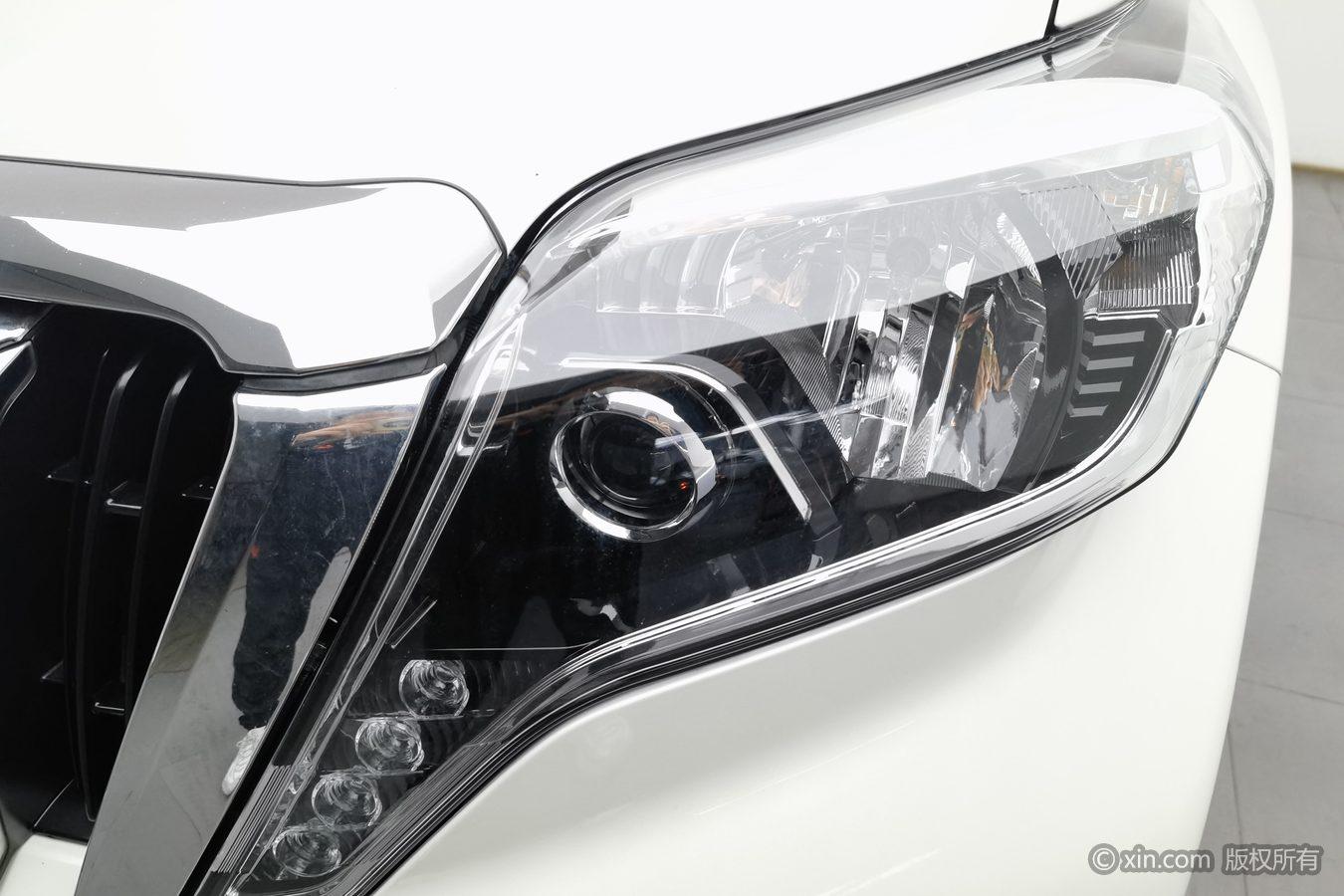 Toyota Land Cruiser Prado 2016 2.7L AT Standard