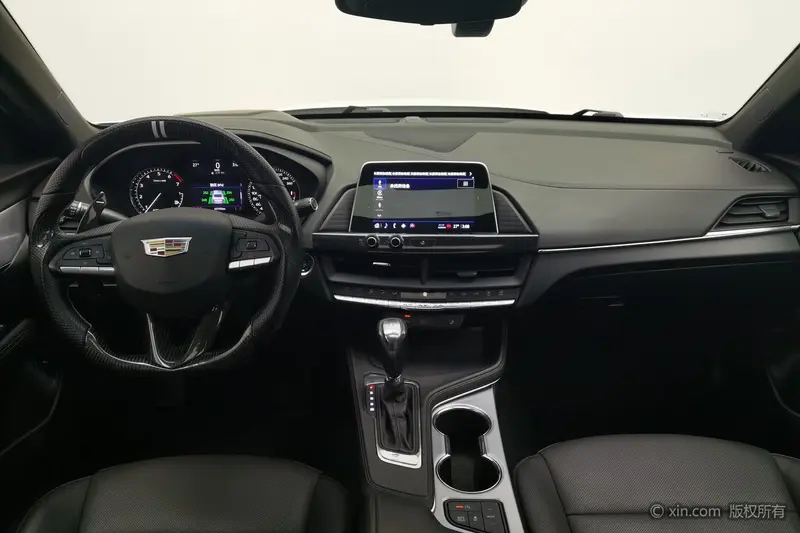 Cadillac CT4 — фото 8