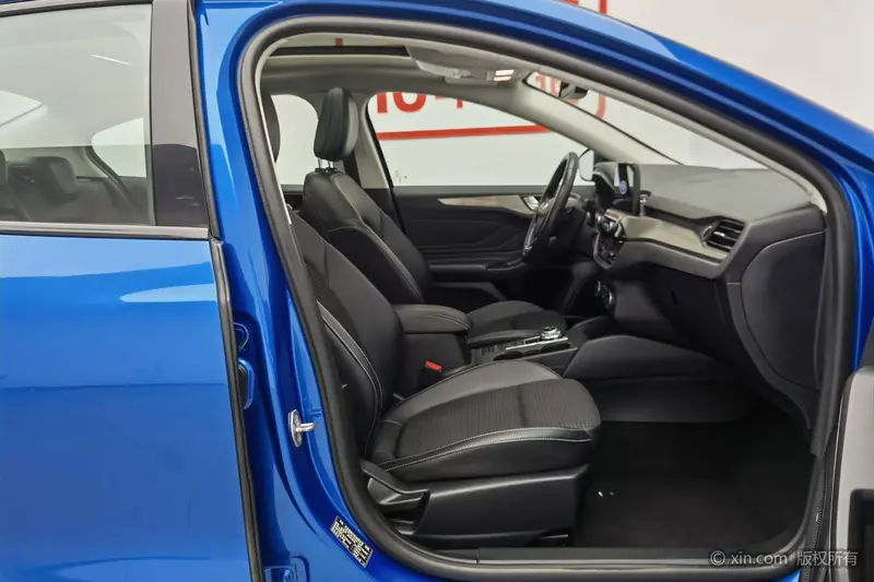 Ford Focus Eco Boost 180 AT — фото 14