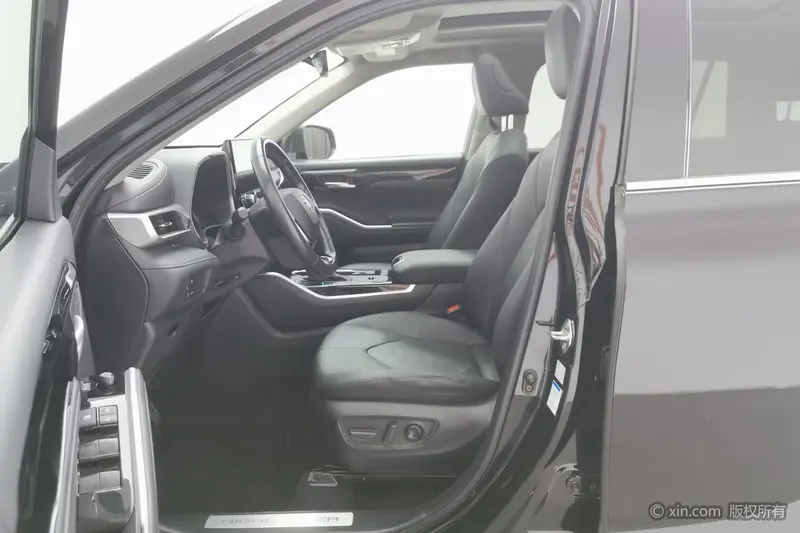 Toyota Highlander — фото 13