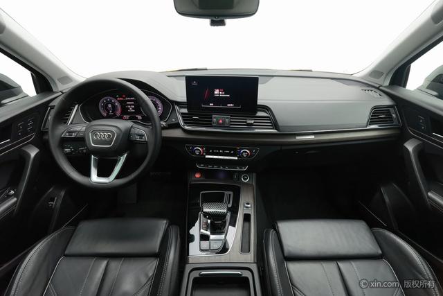 Audi Q5L 2022 45 T — фото 13