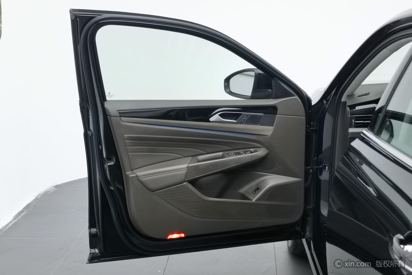 Volkswagen Passat id 4510853 из Китая 12