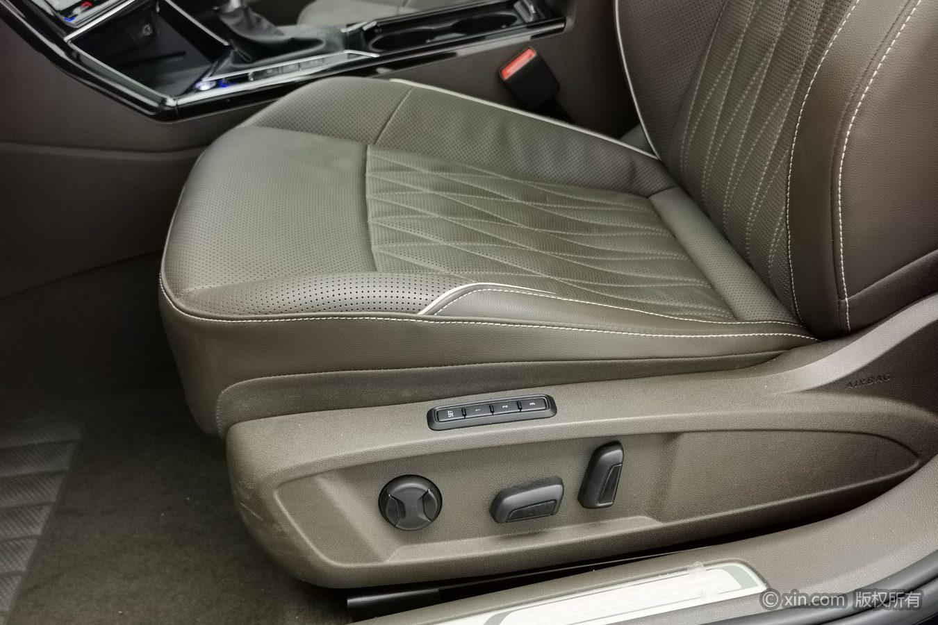 Volkswagen Passat id 4510853 из Китая 14