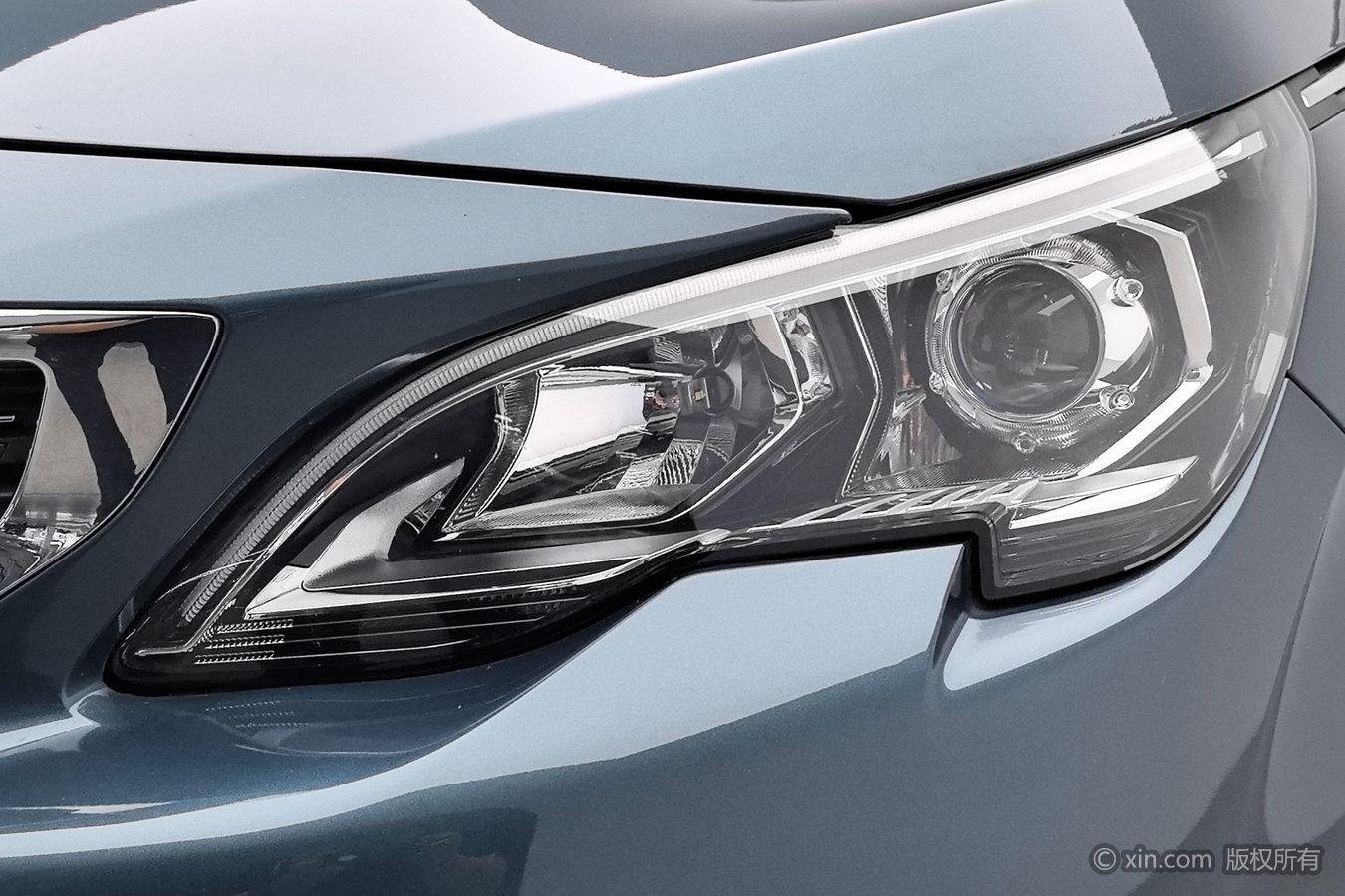 Peugeot 5008 2017 380THP 7 мест Luxury
