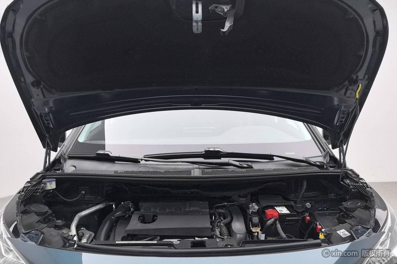 Peugeot 5008 2017 380THP 7 мест Luxury