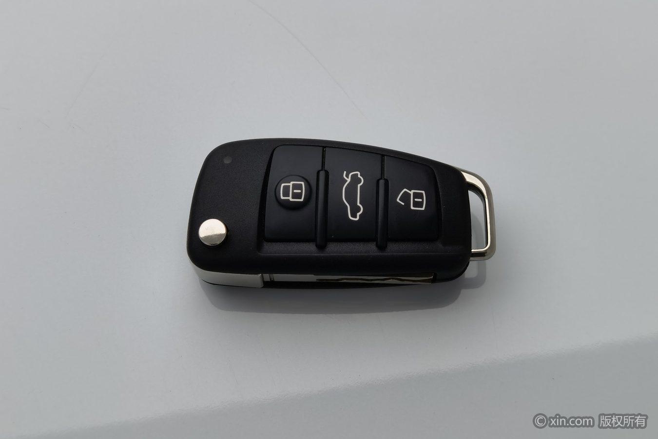 Audi Q2L e-tron 2019 Smart